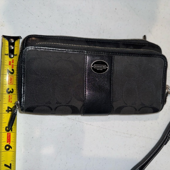 Vintage coach wristlet wallet - Picture 2 of 5